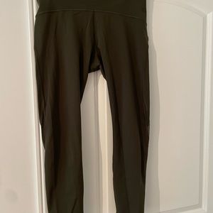 Lulu 7/8 Leggings army green colour